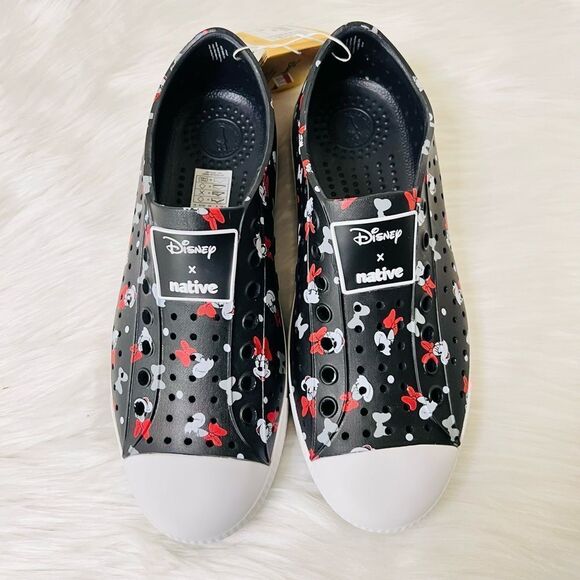 Disney Accessories - Minnie Mouse Native Shoes